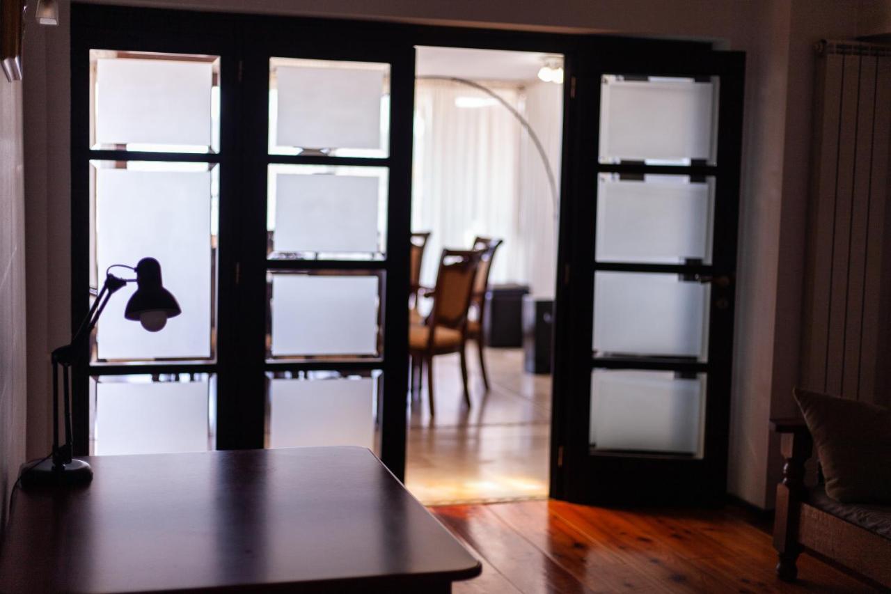 Spacious Apartment In City Centre Iasi Exterior foto